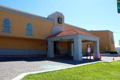 Quality Inn Piedras Negras - 3-Star