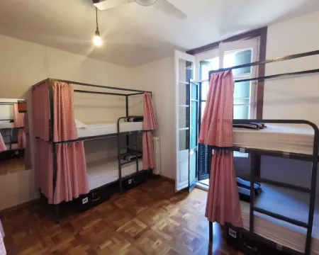 Mucha Masia Hostel Rural Urba Hotels in El Prat de Llobregat