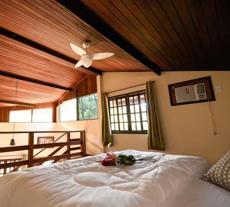 Pousada Paris Hostelli Отели рядом с достопримечательностью «Pequena Finlândia»