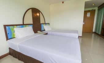 Lake Inn Hotel