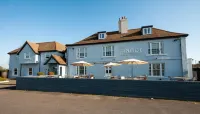 Berwick Manor Hotel Hotels in Rainham