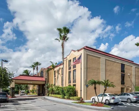Comfort Inn & Suites Lantana - West Palm Beach South Отели в г. Лантана