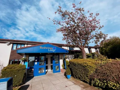 Redwings Lodge Baldock Hotels near Vision Express Opticians at Tesco - Baldock