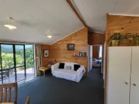 Off the Beaten Trail ACC & Bike Tours Hotels in Murchison