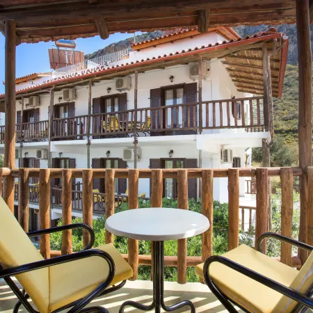 Monemvasia Green Apartments Отели рядом с достопримечательностью «Купальня Афродиты»