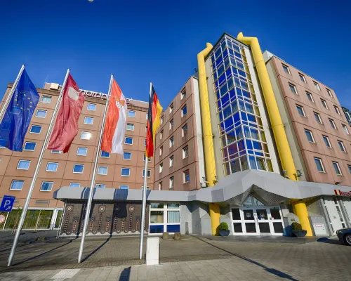 Leonardo Hotel Köln Hotels near Brück