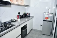 Elegant Comfy 3 Bedroom Apartment
