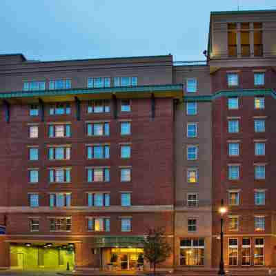 Holiday Inn Express Savannah-Historic District Hotel Exterior