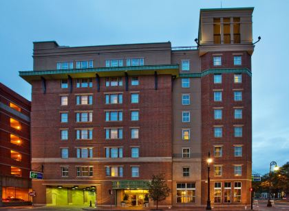 Holiday Inn Express Savannah-Historic District