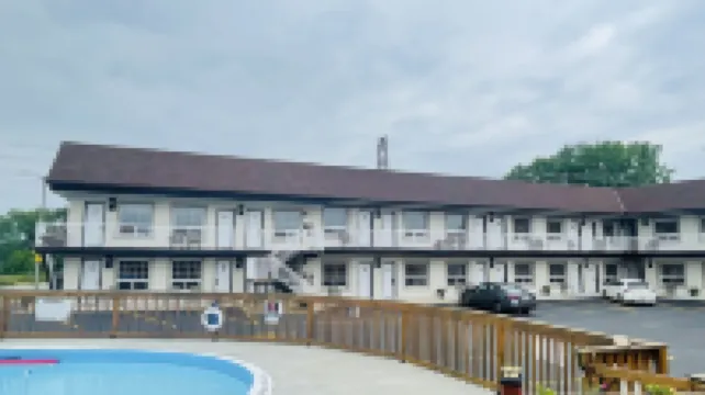 Falls Lodge by the Falls (Formerly Knights Inn)