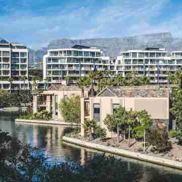 Elegant Waterfront Apartment with No Loadshedding Hotel Exterior