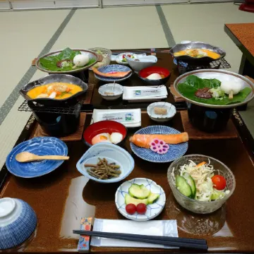 Ryokan Sansui Отели рядом с достопримечательностью «Водопад Хираю»