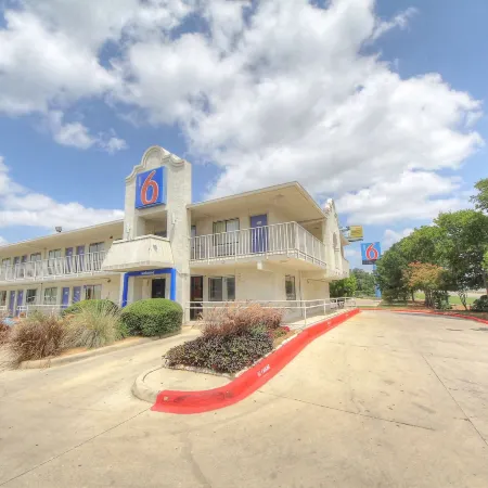 Motel 6 San Antonio, TX Six Flags Fiesta TX/La Cantera Area