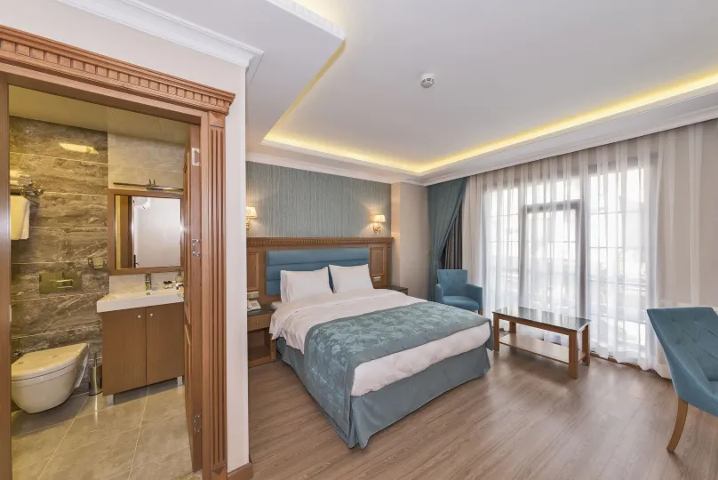 Magnaura House Hotel