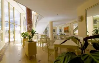 Golden Rainbow Beach Hotel - Scenic