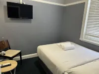Swansea Hotel Hotels in Marks Point