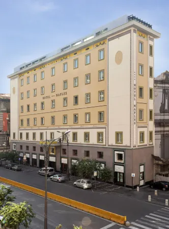 Hotel Naples Отели рядом с достопримечательностью «Chiesa e Chiostro di San Gregorio Armeno Napoli»