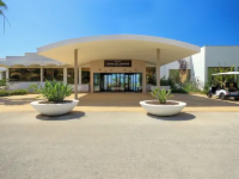曼吉亞的巴羅內塔樓度假村及水療中心 夏卡住宿飯店