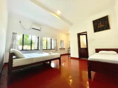 Kandy Boutique Villa by Fortuna Bungalows Hotels near Kandy railway station
