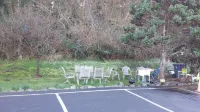 Shiny Motel - parking