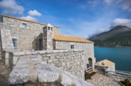 In Plo Luxury Suites