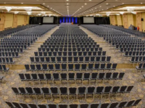 Holiday Inn Express & Suites CHICAGO O'HARE AIRPORT by IHG Hotels in Des Plaines