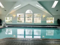 Comfort Suites - Pools