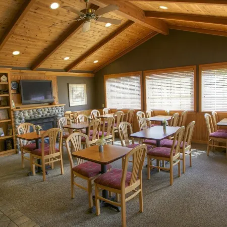 Poulsbo Inn & Suites