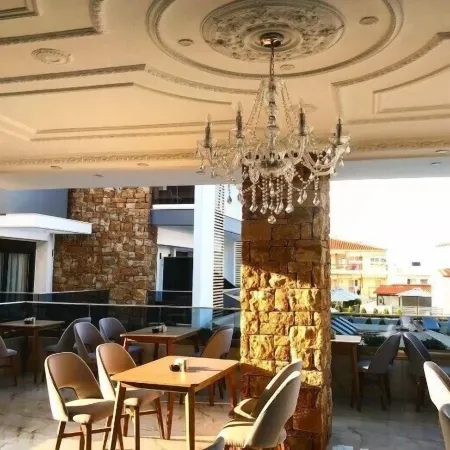 Agnes Deluxe Hotel