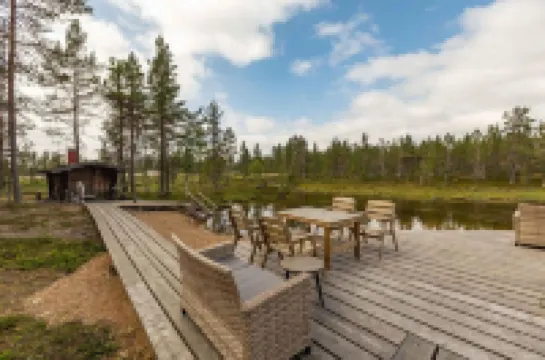 Kuukkeli Log Houses Villa Aurora "Pupula"