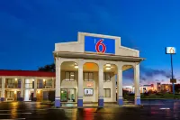 Motel 6 Cookeville, TN Hotels near HomeGoods