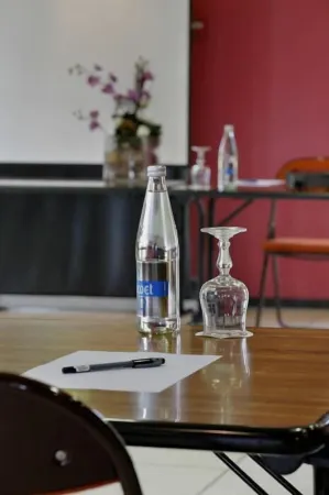 Hôtel Novalis Quimperlé Отели в г. Редене