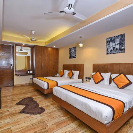Staybook Hotel Nitya Maharani, Free Airport Pickup Отели рядом с достопримечательностью «Рынок Садар-Базар»