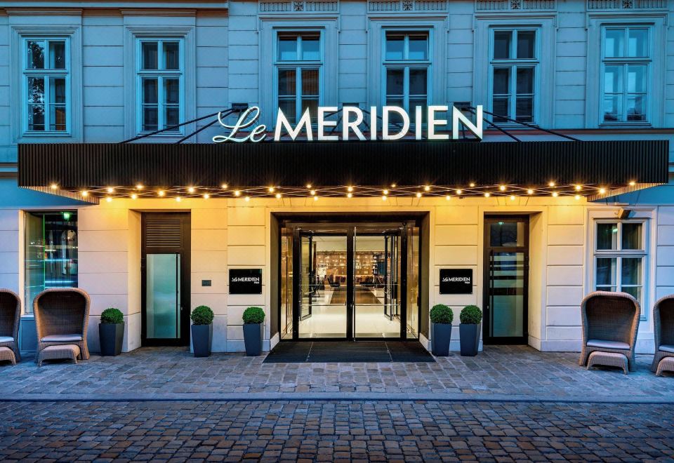 1. 르 메르디앙 비..