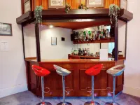 Wentworth House - Free Parking