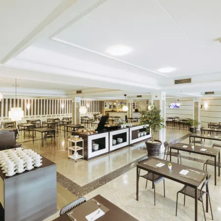 Hotel Alfonso I Отели в г. Туя