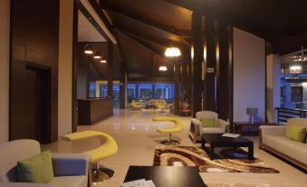 Purple Palms Resort & Spa