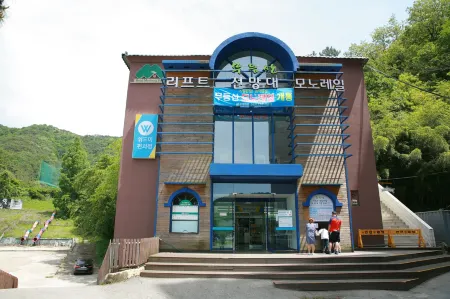 Mudeung Park Hotel Отели рядом с достопримечательностью «Национальный университет Чоннам»