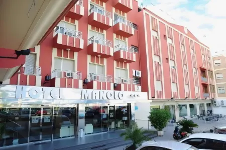 Manolo Отели рядом с достопримечательностью «Escultura de Carlos III»