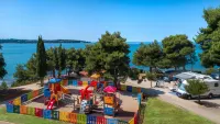 Aminess Planet Camping Holiday Homes Sirena Hotels in Vabriga