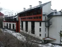 Apartamentos Montegorbea Hotels in Monachil