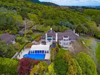 Greenmantle Estate Hotel