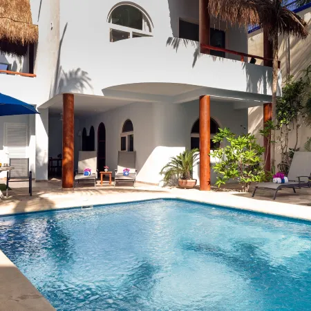 Casa Sonoma - Charming Condos Minutes from Beach & Reef