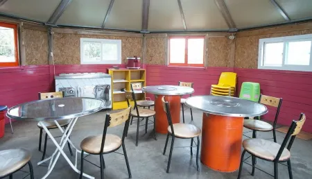 Sanbangsan Hot Spring Pension Отели рядом с достопримечательностью «Norimae»