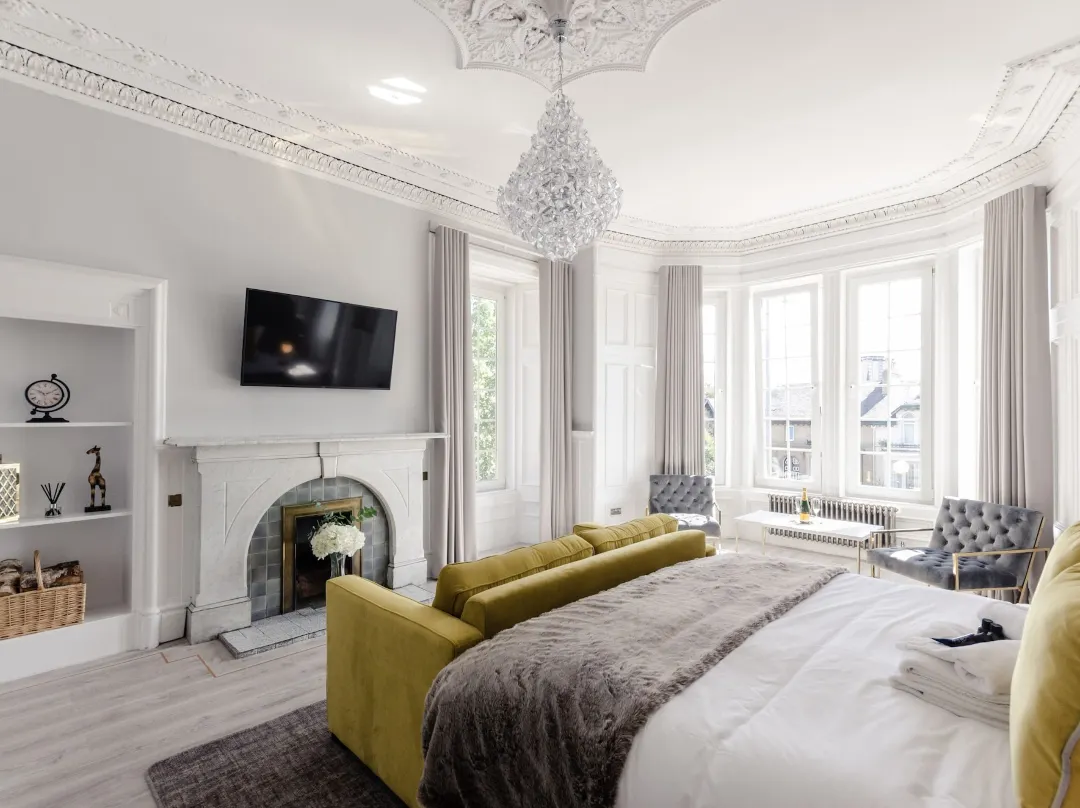 Sweeney Apartments & Rooms - Hamilton, UK