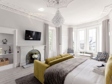 Sweeney Apartments & Rooms