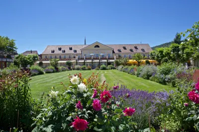 Kurpark-Hotel Hotels in der Nähe von Weingut Brenneis-Koch , Matth. Koch+Verena Suratny GbR