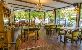 Urla Taş Konak Otel