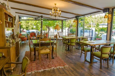 Urla Taş Konak Otel