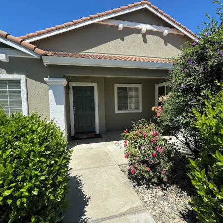 Cozy 4 bedroom family getaway home. Pet friendly home.